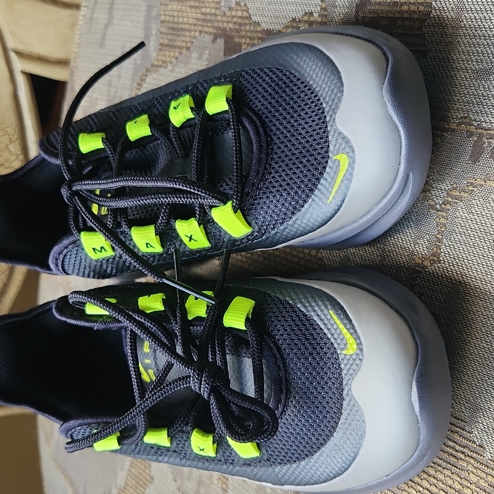 Kids Nike GS Air Max Axis - Picture 8 of 11